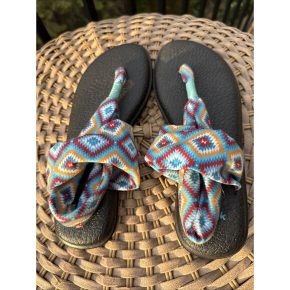 Sanuk Sandals Strappy Size US 7 UK 5 EU 38 Blue Red Southwest Design Yoga Beach - Picture 2 of 14